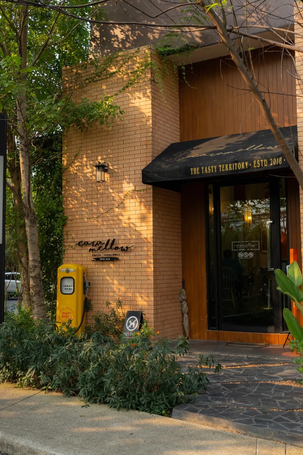 Caramellow Cafe 4