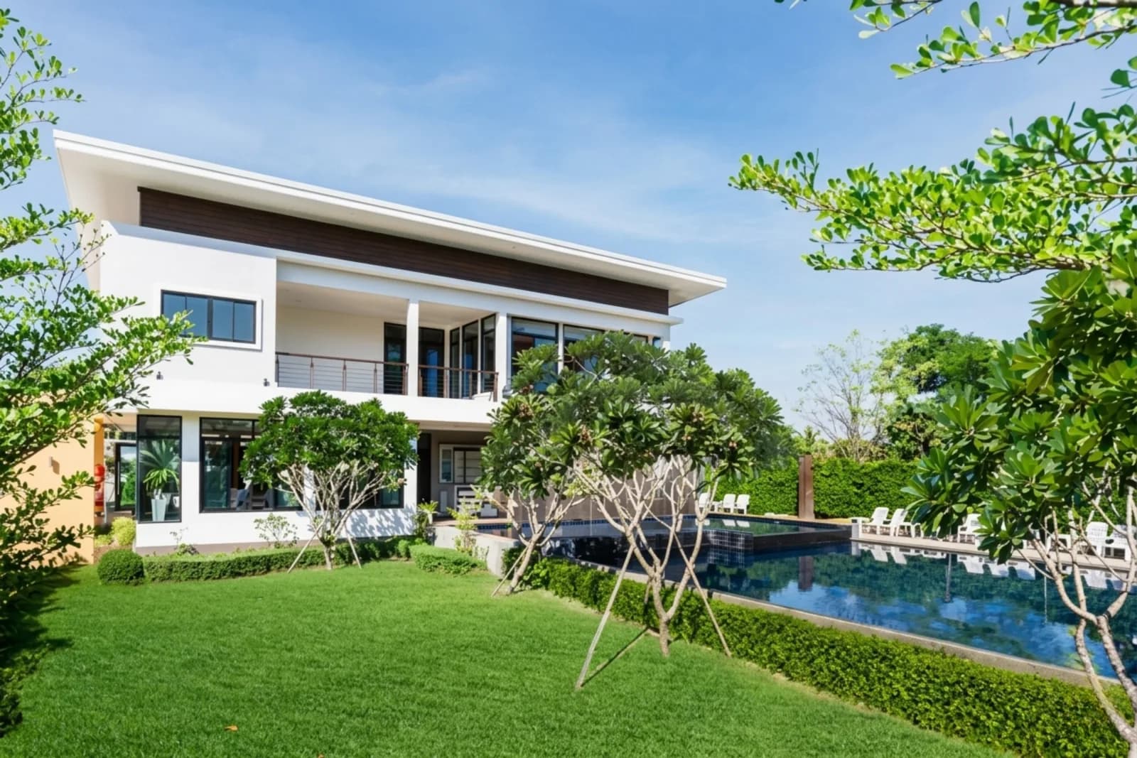 กุลพันธ์วิลล์ 15 Park Avenue 2