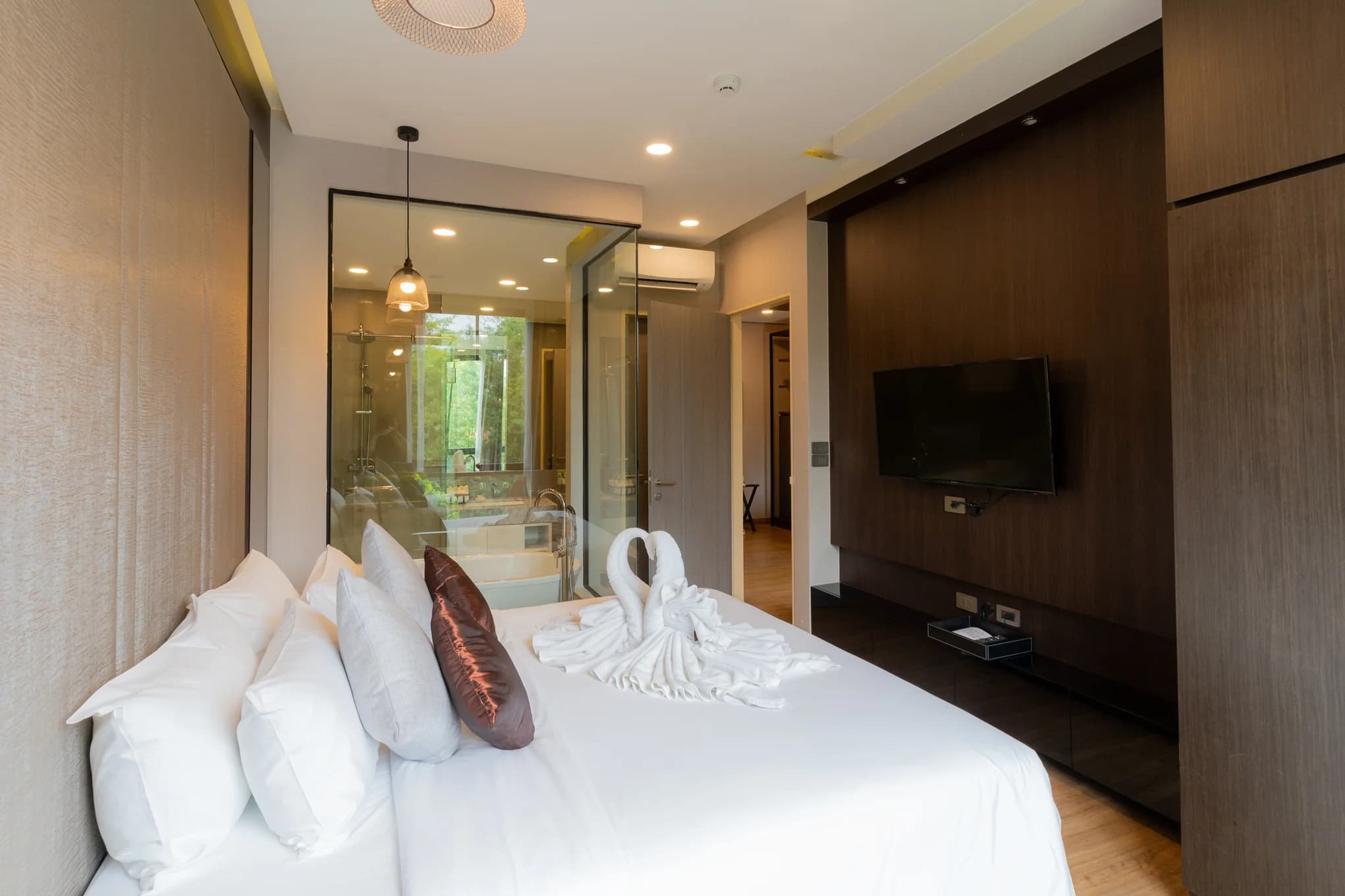 Parc Honeymoon Suite