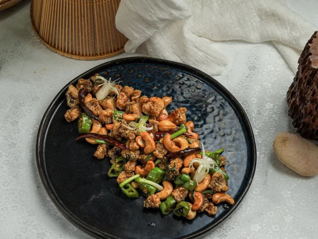 Stir-Fried Fish with Cashew Nuts